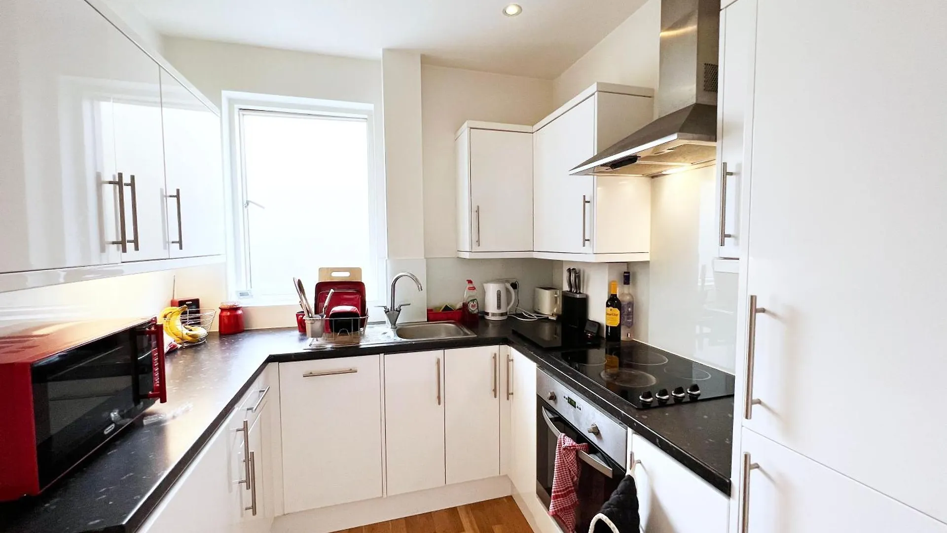 London Apartment 3 Bedrooms Zone 2